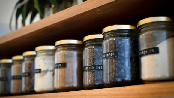 Γυάλινα βαζάκια