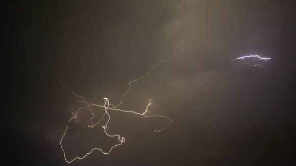 ΕΜΥ: Επικαιροποιήθηκε το έκτακτο δελτίο καιρού - Ισχυρές καταιγίδες μέχρι την Τρίτη