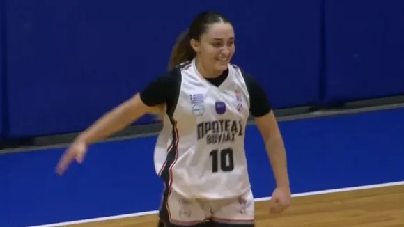 Κέλλυ Χουσελά