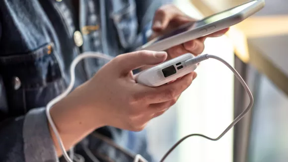 Για αυτό δεν πρέπει να φορτίζουμε το κινητό μας όλη τη νύχτα