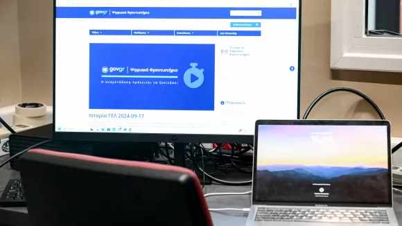 Ψηφιακό Φροντιστήριο: Νέα μαθήματα και περισσότεροι εκπαιδευτικοί από σήμερα