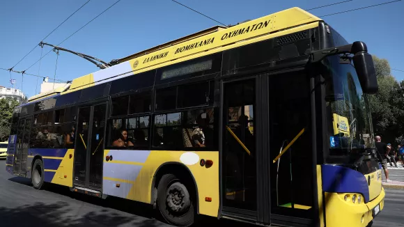 Βασιλίσσης Σοφίας: Φωτιά σε τρόλεϊ - Κυκλοφοριακό χάος (βίντεο)