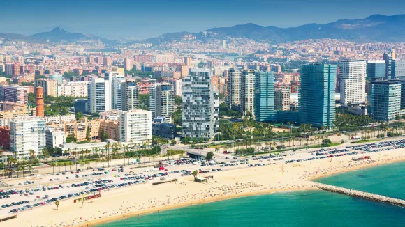 Βαρκελώνη: Νέα θέση για ελληνόφωνο - Μισθός 21.080€ + μπόνους 3.720€