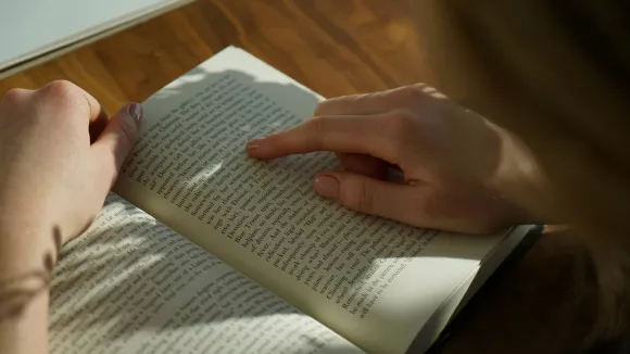 Πώς λέγεται στα ελληνικά η λέξη «cool»