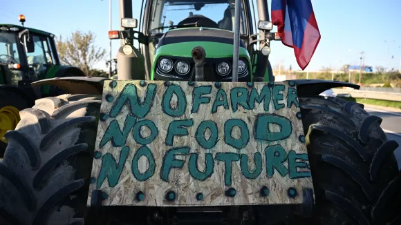 Αγρότες: Συνεχίζεται ο αγώνας τους - «Τελεσίγραφα» και μπλόκα σε όλη την Ελλάδα