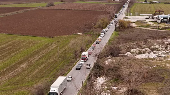 Αγρότες και τρακτέρ