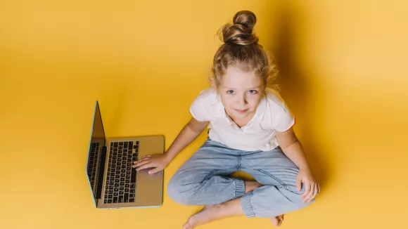 Επίδομα παιδιού: Τι ώρα κλείνει αύριο η πλατφόρμα των αιτήσεων