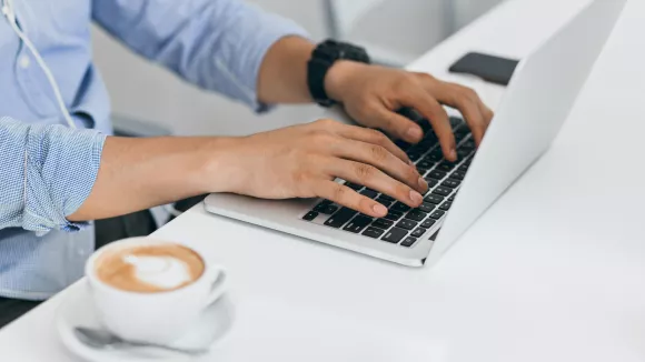 Θέσεις εργασίας και προσλήψεις