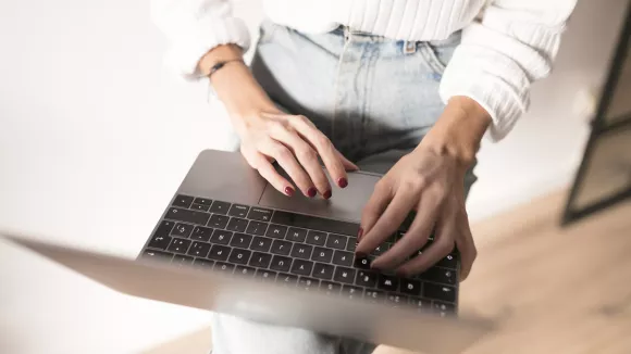 Θέσεις εργασίας και προσλήψεις