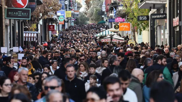 Χριστούγεννα 2025: Πώς θα λειτουργήσουν καταστήματα και σούπερ μάρκετ