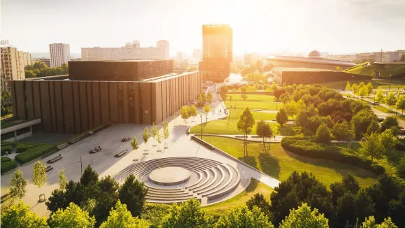 Ζητείται ελληνόφωνος στην Πολωνία! Μισθός στα 19.500 ευρώ