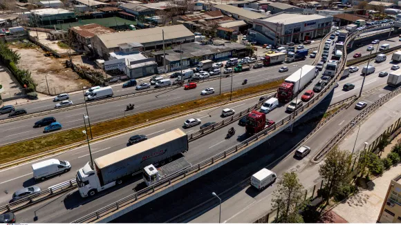 Αττική: Ατελείωτη κίνηση στους δρόμους - Καθυστερήσεις έως 30'