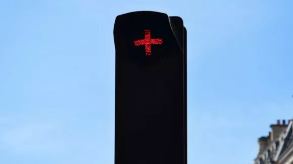 Τι είναι ο «κόκκινος σταυρός» που μπαίνει στα φανάρια