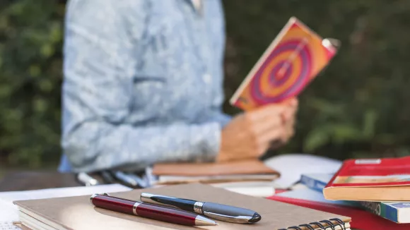 Τι σημαίνει η λέξη «νοτερός»
