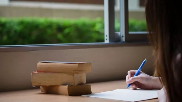 Τι σημαίνει η λέξη «φίλυδρος»