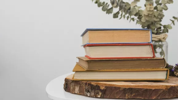 Τι σημαίνει η λέξη «αλυχτάω»