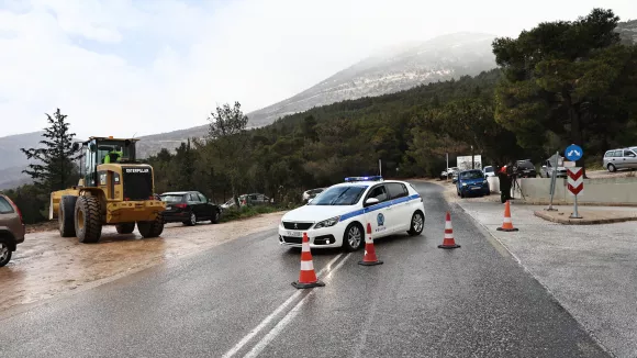 Κλειστή η Λεωφόρος Πάρνηθος λόγω χιονόπτωσης
