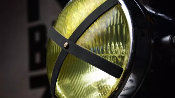 Μοτοσικλέτες: Τι σημαίνει το «Χ» που βλέπουμε στα φανάρια