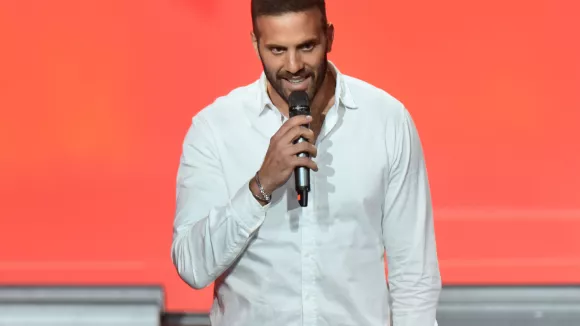 Νίκος Παππάς: Χτύπησε δημοσιογράφο - Εκτός της ευρωομάδας του ΣΥΡΙΖΑ