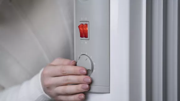 Θερμοσίφωνας: Πώς να ζεσταίνετε νερό χωρίς να πληρώνετε μια περιουσία