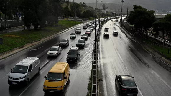 Τροχαίο στο ύψος των Αγίων Θεοδώρων - Ένας εγκλωβισμένος