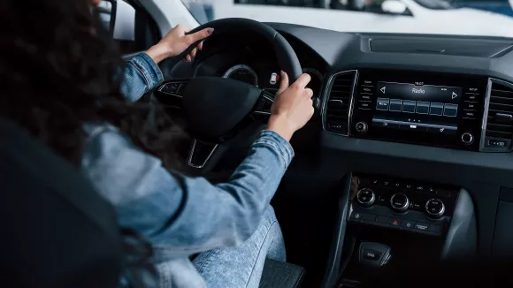 Με ένα κλικ η αγοραπωλησία αυτοκινήτου: Ψηφιακή μεταβίβαση μέσω gov.gr