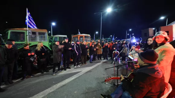 Αγρότες και τρακτέρ