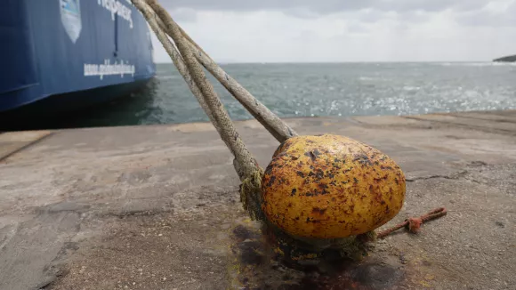 Προβλήματα στα ακτοπλοϊκά δρομολόγια λόγω των ισχυρών ανέμων