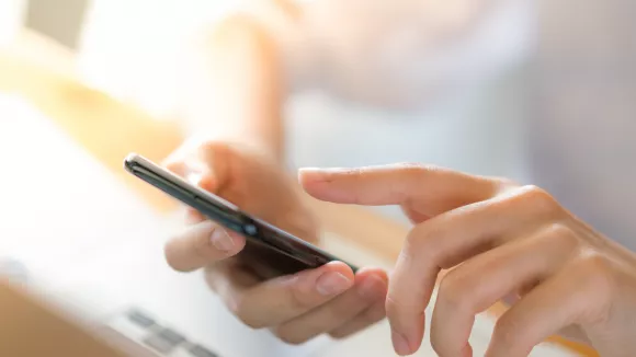 Χαρτζιλίκι στα παιδιά μέσω IRIS - Πρέπει να δηλώνεται στην Εφορία;