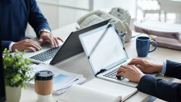 Θέσεις εργασίας και προσλήψεις