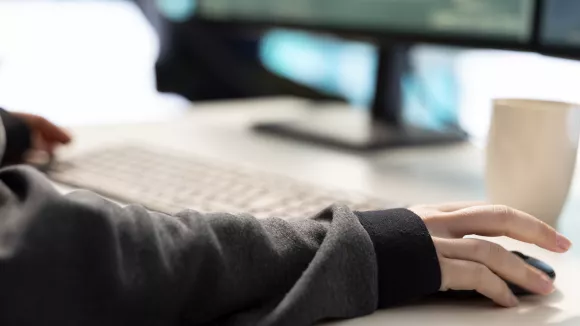 Θέσεις εργασίας και προσλήψεις