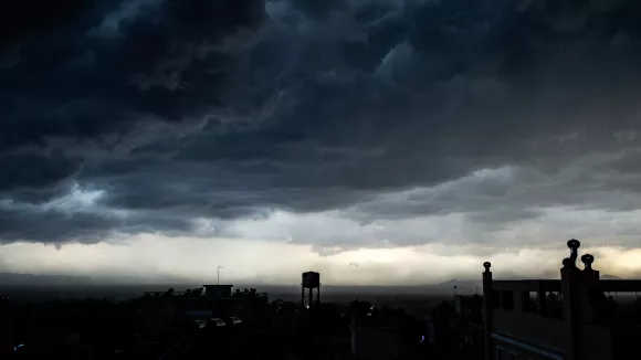 «Άνοιξαν οι ουρανοί»: Επικαιροποιήθηκε το έκτακτο δελτίο της ΕΜΥ