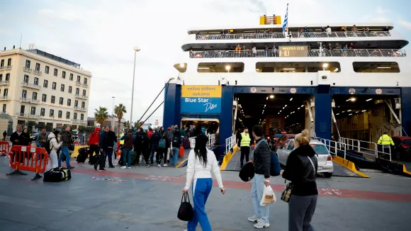 Αναπληρωτές: Εκπτώσεις σε ακτοπλοϊκά και αεροπορικά εισιτήρια για όλο το σχολικό έτος