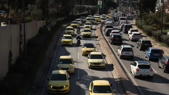Απεργία ταξί: Μηχανοκίνητη πορεία στο υπουργείο Μεταφορών - Αιχμές κλιμάκωσης