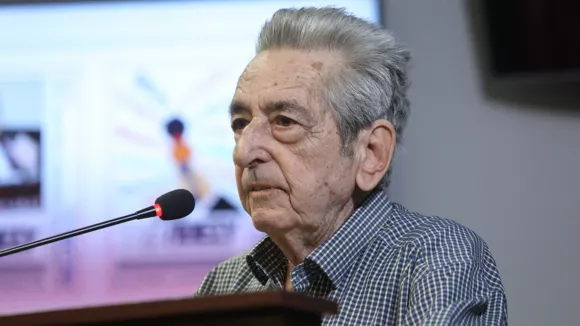 Πέθανε ο δημοσιογράφος και πρώην πρόεδρος της ΕΣΗΕΑ Αριστείδης Μανωλάκος