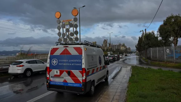 Αθηνών - Κορίνθου: Πυρκαγιά σε όχημα - Πού έχει διακοπεί η κυκλοφορία