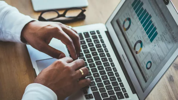 Ηλεκτρονική τιμολόγηση: Έρχονται πρόστιμα έως 2.500 ευρώ