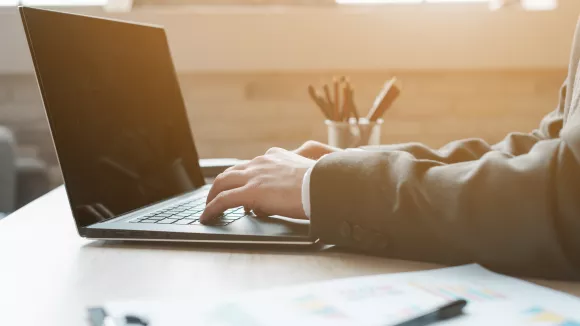 Θέσεις εργασίας και προσλήψεις