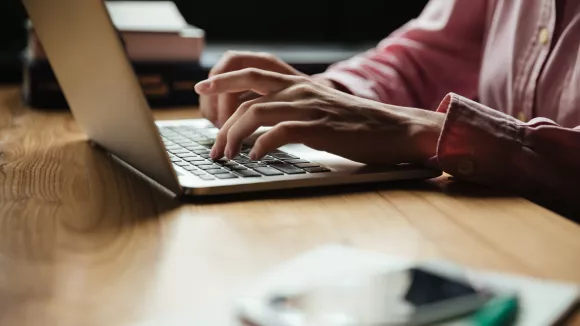 Θέσεις εργασίας και προσλήψεις