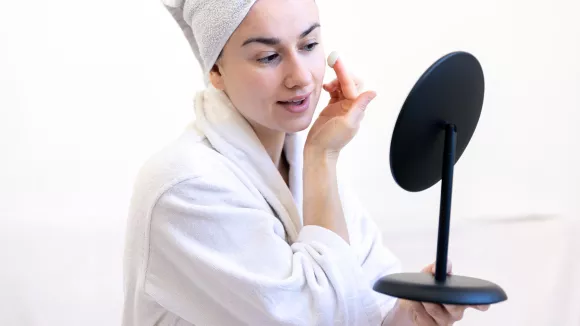 Μην αφήνετε τα καλλυντικά σας στο μπάνιο – Δείτε γιατί