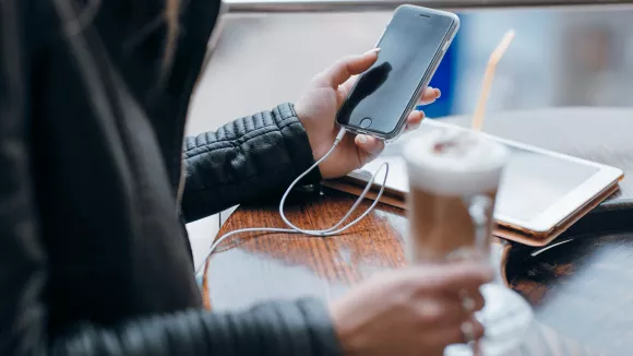 Μην αφήνετε το Bluetooth ανοιχτό όταν είστε έξω – Τι μπορεί να συμβεί