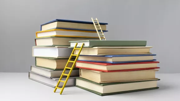 Τι σημαίνει η λέξη «παντοίος»