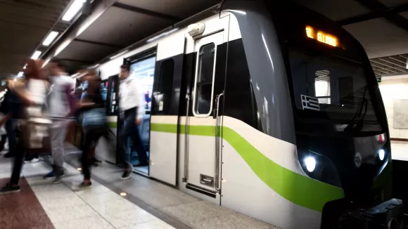 Μετρό Συντάγματος: Έπεσε άνθρωπος στις ράγες - Διακόπηκαν τα δρομολόγια στη Γραμμή 2