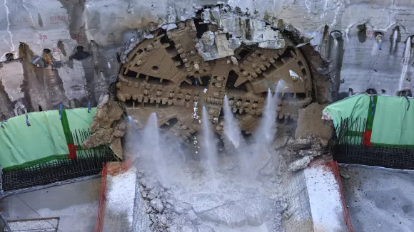 Γραμμή 4 Μετρό: Με το «Break on through» των Doors ο μετροπόντικας στον Ευαγγελισμό