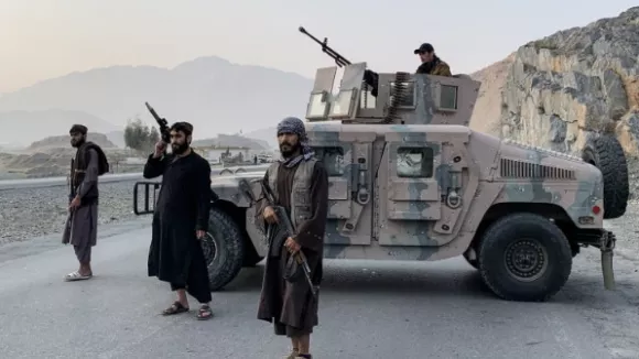 Το Πακιστάν κηρύσσει «πόλεμο» στο Αφγανιστάν: Απειλή συντριβή των Ταλιμπάν