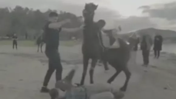 Άκης Πετρετζίκης: Ατύχημα σε τηλεοπτικό γύρισμα – Ράγισε το πλευρό του (βίντεο)