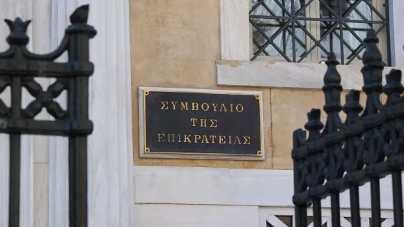 Δημόσιο: Επιστροφή 13ου και 14ου μισθού - Στο «όχι» κλειδώνει το ΣτΕ