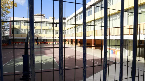 Κλειστά σχολεία λόγω αφρικανικής σκόνης: Τι ισχύει για αύριο