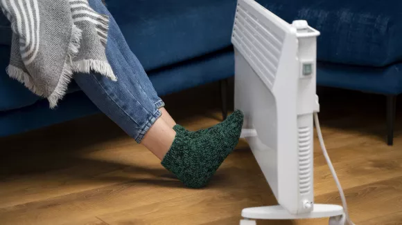 Eurostat: Σχεδόν 1 στους 5 Έλληνες δεν μπορεί να ζεστάνει επαρκώς το σπίτι του