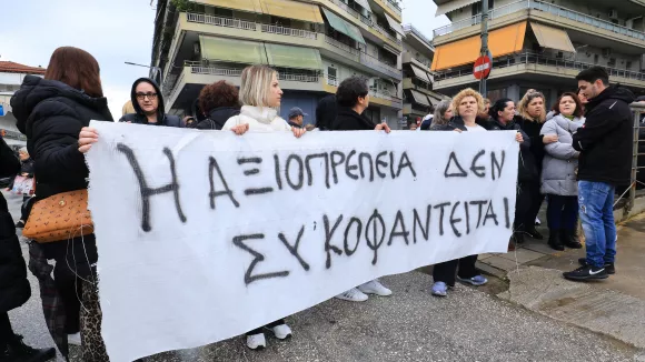 «Βιολάντα»: Με χειροκροτήματα εργαζομένων αποχώρησε από τα δικαστήρια ο ιδιοκτήτης